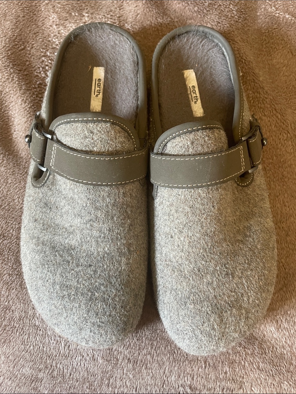 Earth 7.5 Gray Slippers Hard Sole Shoes DREAM CHINOOK Felt Slip On Clogs Mules S